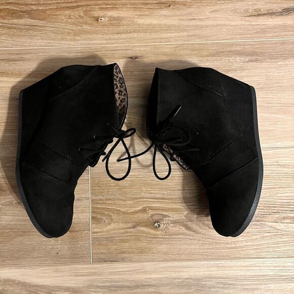 UNR8ED BLACK LACE UP WEDGE BOOTIES SIZE 9 WOMENS - Picture 6 of 9